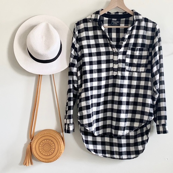 Abercrombie & Fitch Tops - Abercrombie & Fitch Black White Buffalo Check